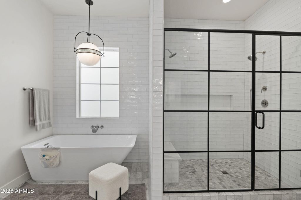 Image 22 of property listing at 8409 N DILLER GROVE Lane, Phoenix, AZ 85021