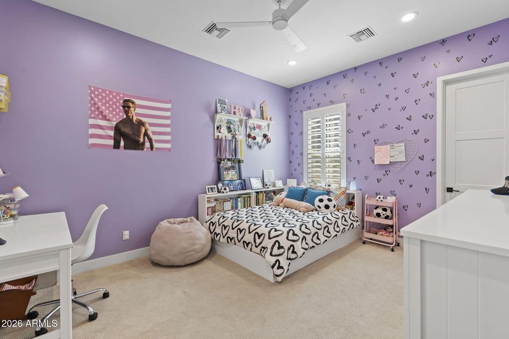 Image 27 of property listing at 8409 N DILLER GROVE Lane, Phoenix, AZ 85021