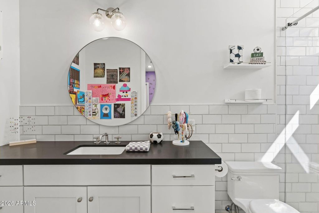 Image 28 of property listing at 8409 N DILLER GROVE Lane, Phoenix, AZ 85021