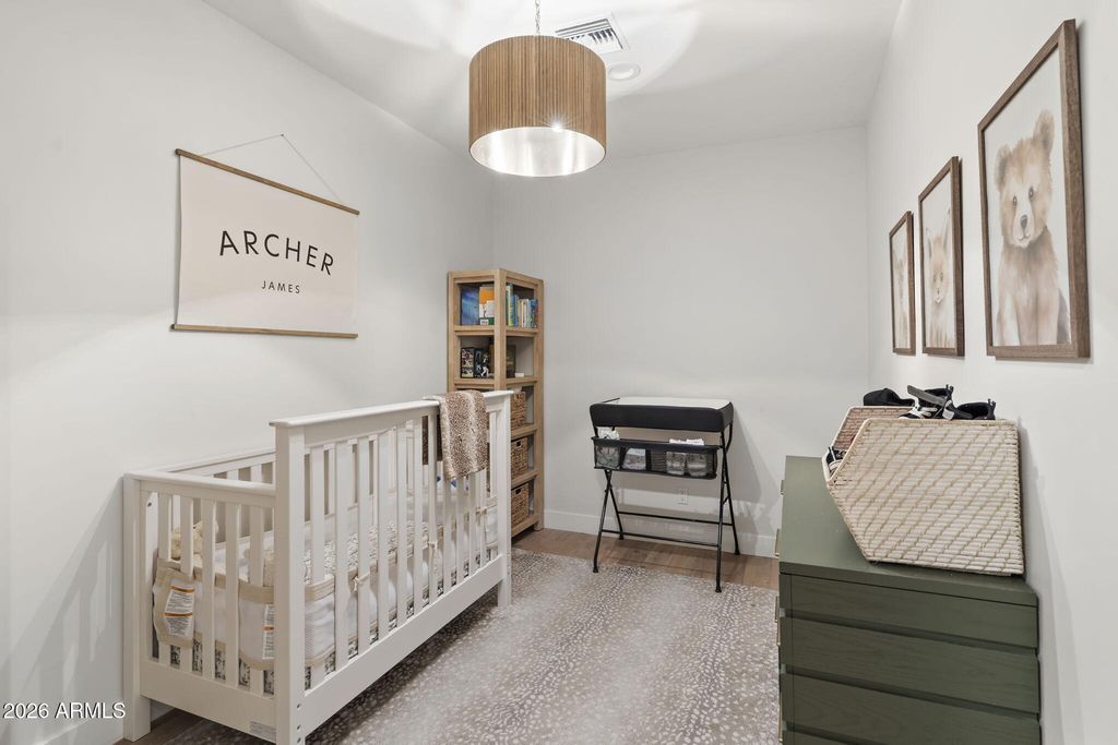 Image 32 of property listing at 8409 N DILLER GROVE Lane, Phoenix, AZ 85021