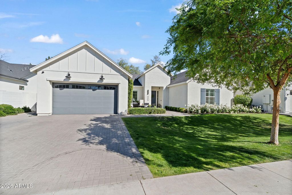 Image 45 of property listing at 8409 N DILLER GROVE Lane, Phoenix, AZ 85021