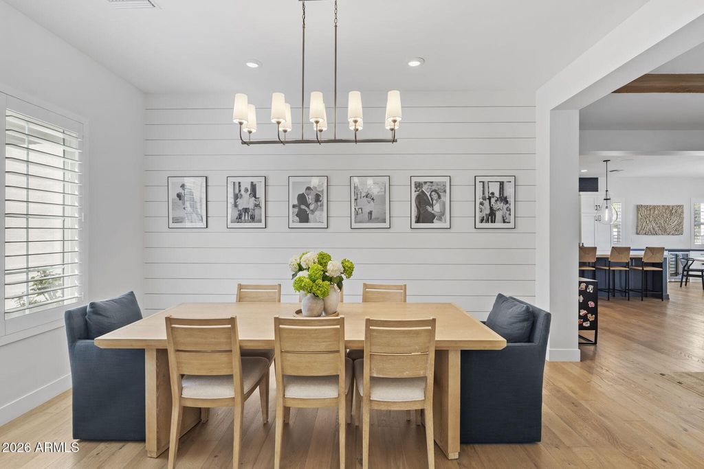 Image 7 of property listing at 8409 N DILLER GROVE Lane, Phoenix, AZ 85021