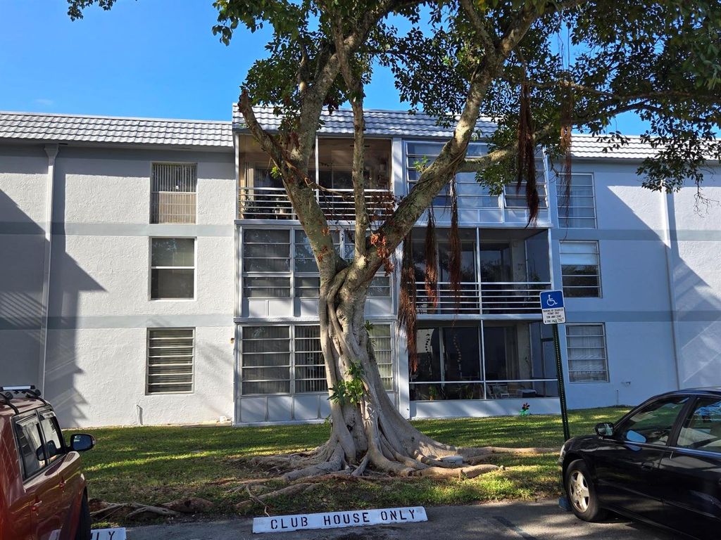 8390 Sands Point Boulevard F209, Tamarac, FL 33321