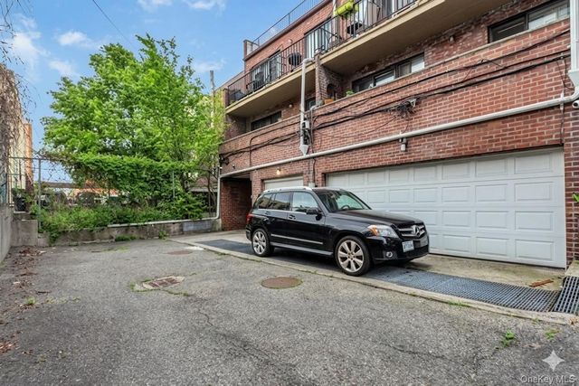 2070A Steinway Street, Astoria, NY 11105