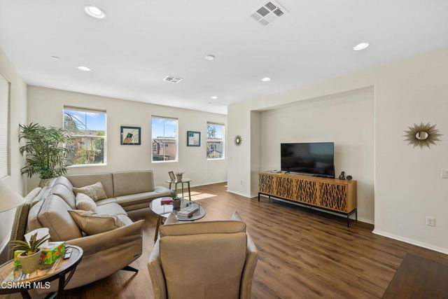 174 Prairie Street, Camarillo, CA 93010