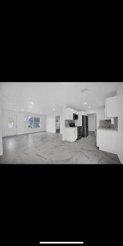 1112 NW 43rd Terrace, Lauderhill, FL 33313