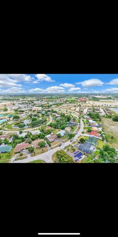 1112 NW 43rd Terrace, Lauderhill, FL 33313