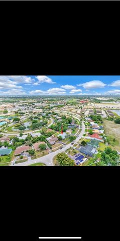 1112 NW 43rd Terrace, Lauderhill, FL 33313