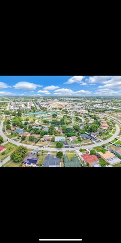1112 NW 43rd Terrace, Lauderhill, FL 33313