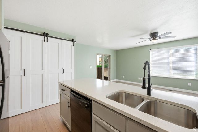 9217 S JEFFERSON CV, Sandy, UT 84070