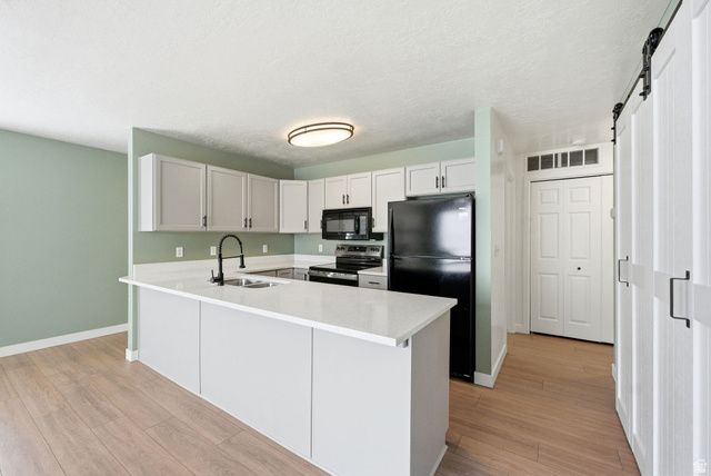 9217 S JEFFERSON CV, Sandy, UT 84070