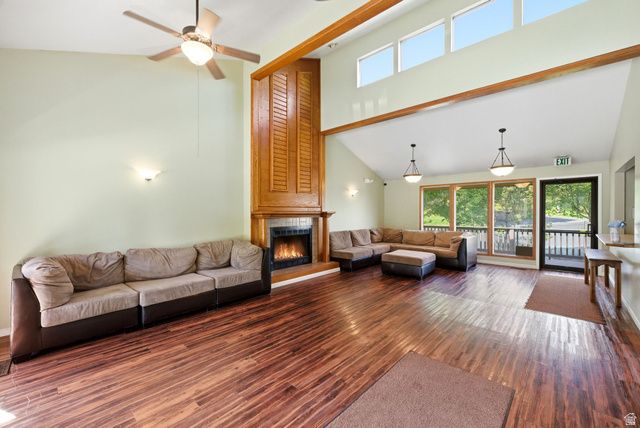 9217 S JEFFERSON CV, Sandy, UT 84070