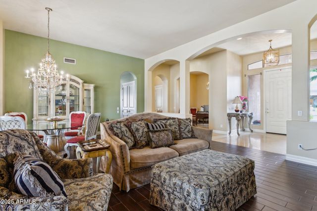 6428 W Eugie Avenue, Glendale, AZ 85304