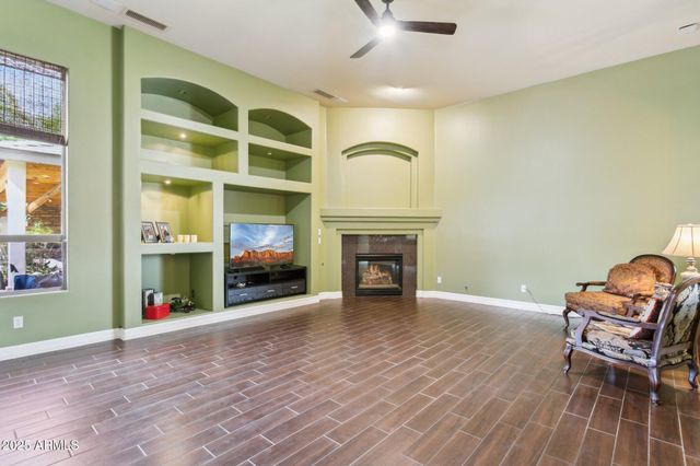 6428 W Eugie Avenue, Glendale, AZ 85304