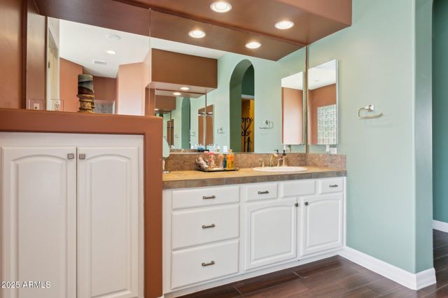 6428 W Eugie Avenue, Glendale, AZ 85304