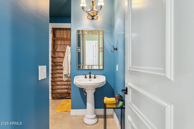 6428 W Eugie Avenue, Glendale, AZ 85304