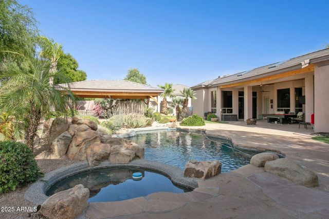 6428 W Eugie Avenue, Glendale, AZ 85304