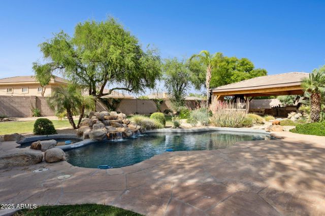 6428 W Eugie Avenue, Glendale, AZ 85304