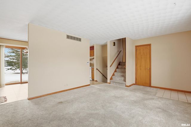 1103 15TH Street, De Witt, IA 52742