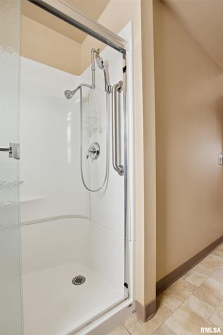 1103 15TH Street, De Witt, IA 52742