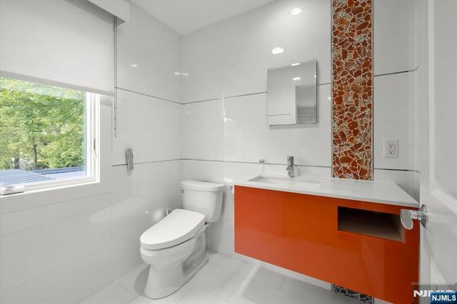 827 Alden Road, Paramus, NJ 07652