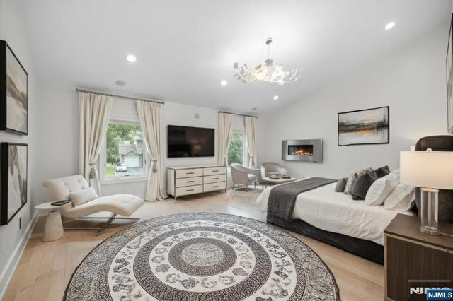 827 Alden Road, Paramus, NJ 07652