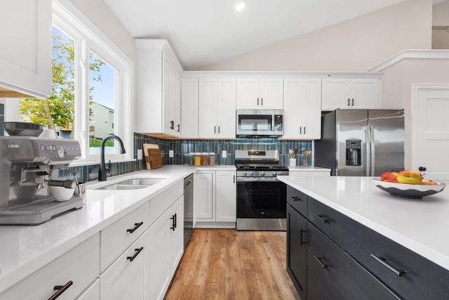 1658 Bayleaf Drive SW, Byron Center, MI 49315