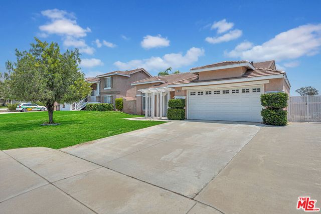 7581 Stoney Creek Drive, Highland, CA 92346
