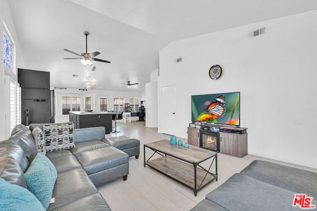 7581 Stoney Creek Drive, Highland, CA 92346