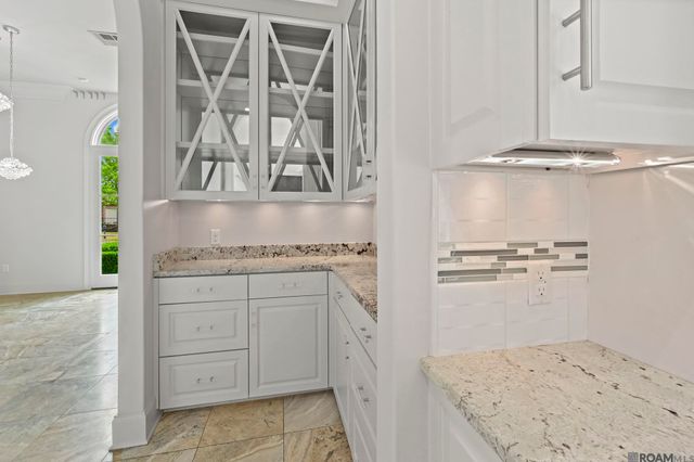 18642 Santa Maria Dr, Baton Rouge, LA 70809