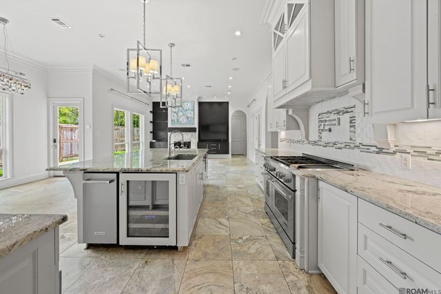 18642 Santa Maria Dr, Baton Rouge, LA 70809
