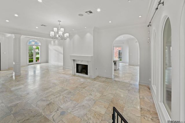 18642 Santa Maria Dr, Baton Rouge, LA 70809