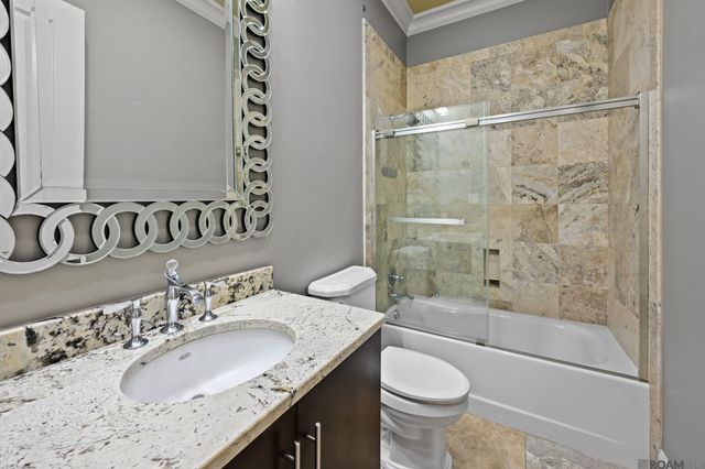 18642 Santa Maria Dr, Baton Rouge, LA 70809
