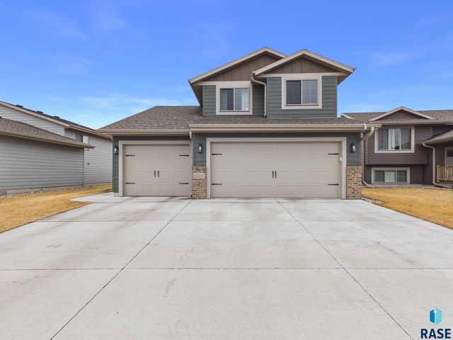 2817 S Lana Dr Drive, Sioux Falls, SD 57106