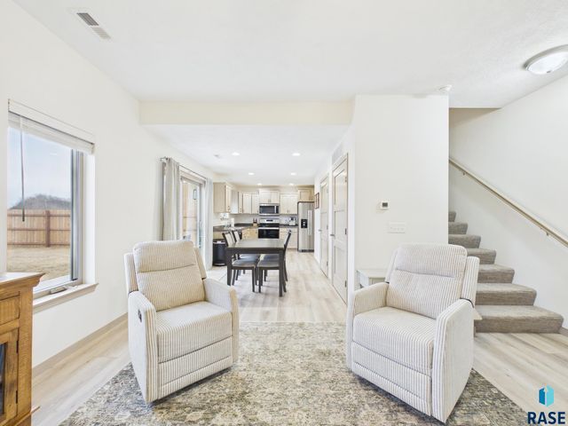 2817 S Lana Dr Drive, Sioux Falls, SD 57106