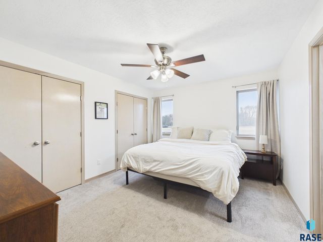 2817 S Lana Dr Drive, Sioux Falls, SD 57106