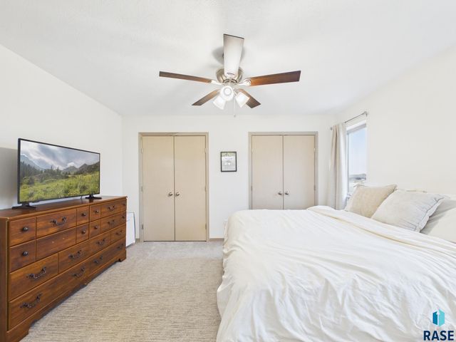 2817 S Lana Dr Drive, Sioux Falls, SD 57106