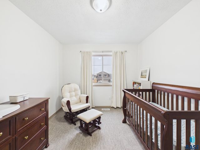 2817 S Lana Dr Drive, Sioux Falls, SD 57106