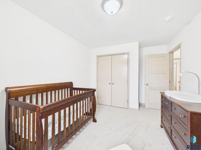 2817 S Lana Dr Drive, Sioux Falls, SD 57106