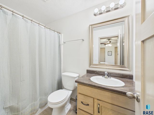 2817 S Lana Dr Drive, Sioux Falls, SD 57106