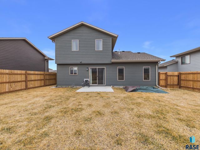 2817 S Lana Dr Drive, Sioux Falls, SD 57106