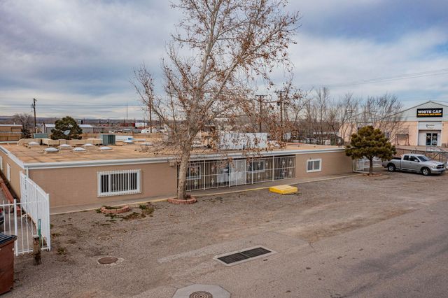 3821 Commercial Street NE, Albuquerque, NM 87107