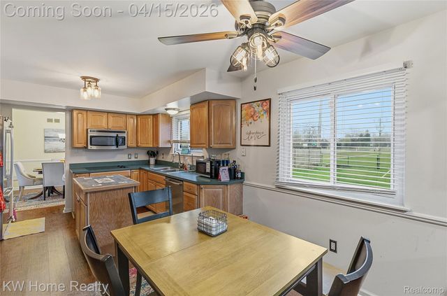 25982 Kilreigh Drive, Farmington Hills, MI 48336