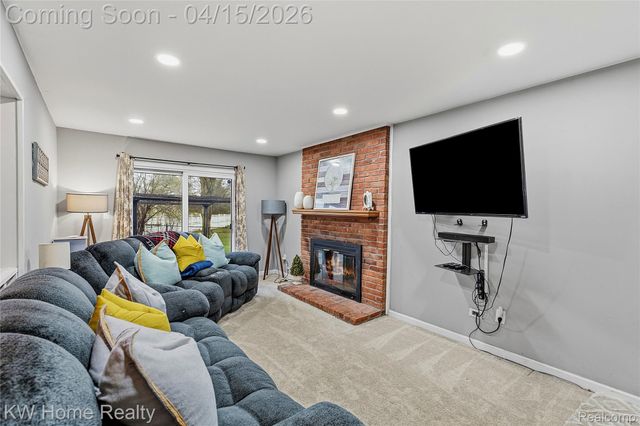 25982 Kilreigh Drive, Farmington Hills, MI 48336