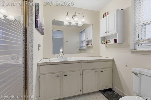 25982 Kilreigh Drive, Farmington Hills, MI 48336