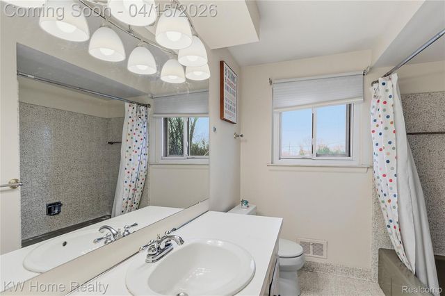 25982 Kilreigh Drive, Farmington Hills, MI 48336