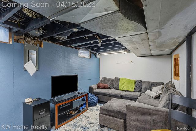 25982 Kilreigh Drive, Farmington Hills, MI 48336