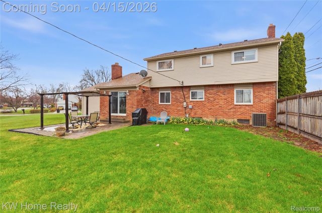 25982 Kilreigh Drive, Farmington Hills, MI 48336