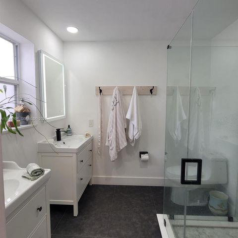 19930 SW 118th Pl, Miami, FL 33177