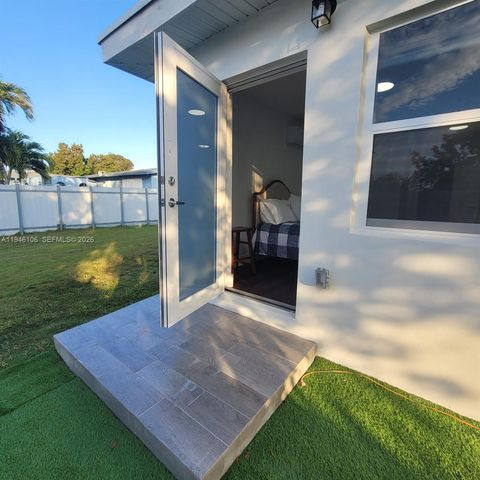 19930 SW 118th Pl, Miami, FL 33177